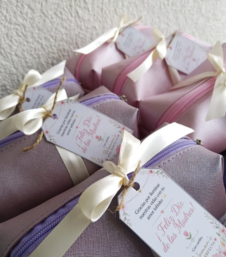 Recuerditos de cosmetiqueras cajitas